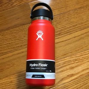 New Hydro Flask 32oz in Color Goji (Red)